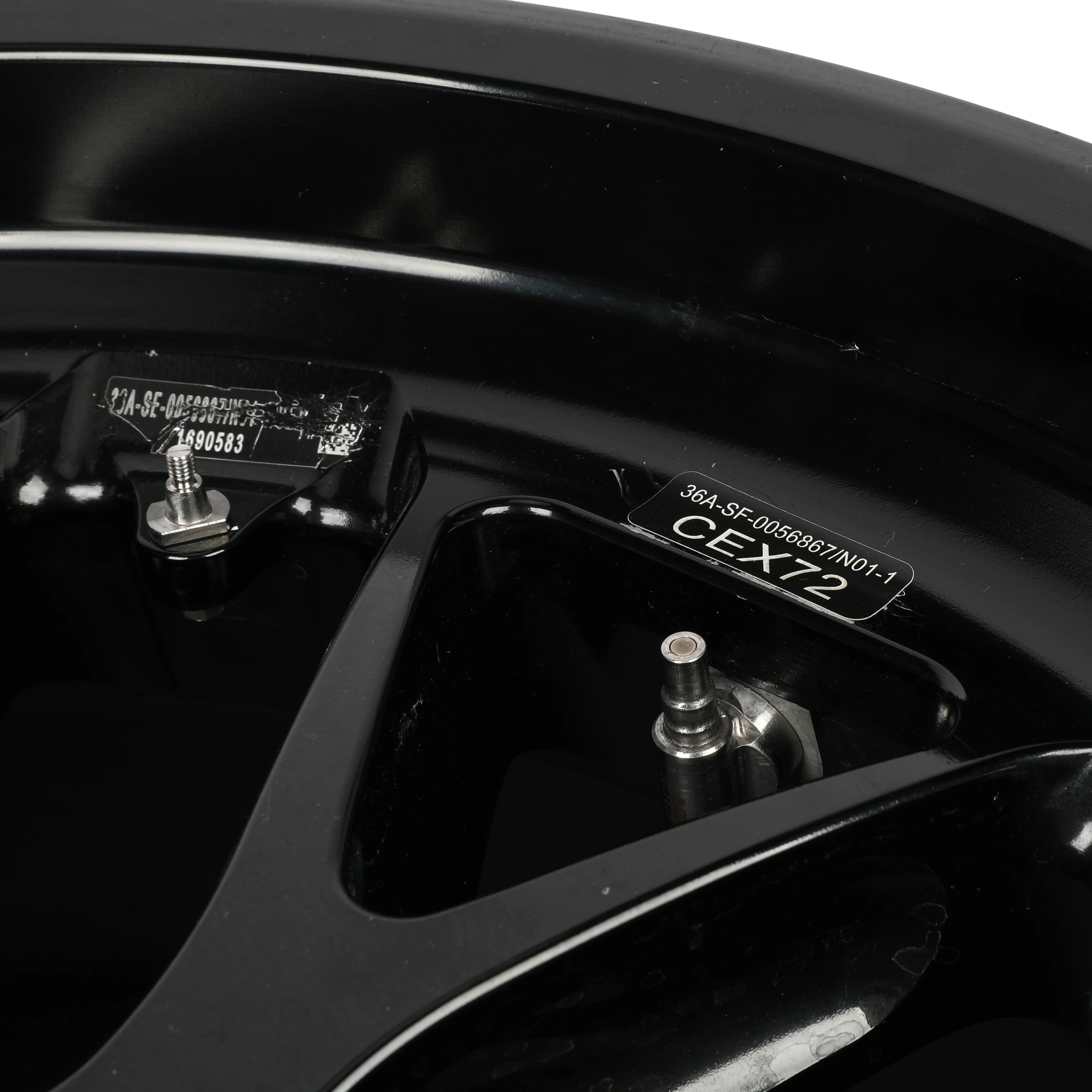 Lando Norris 2024 McLaren Front Wheel Rim Table - Miami GP - Image 5