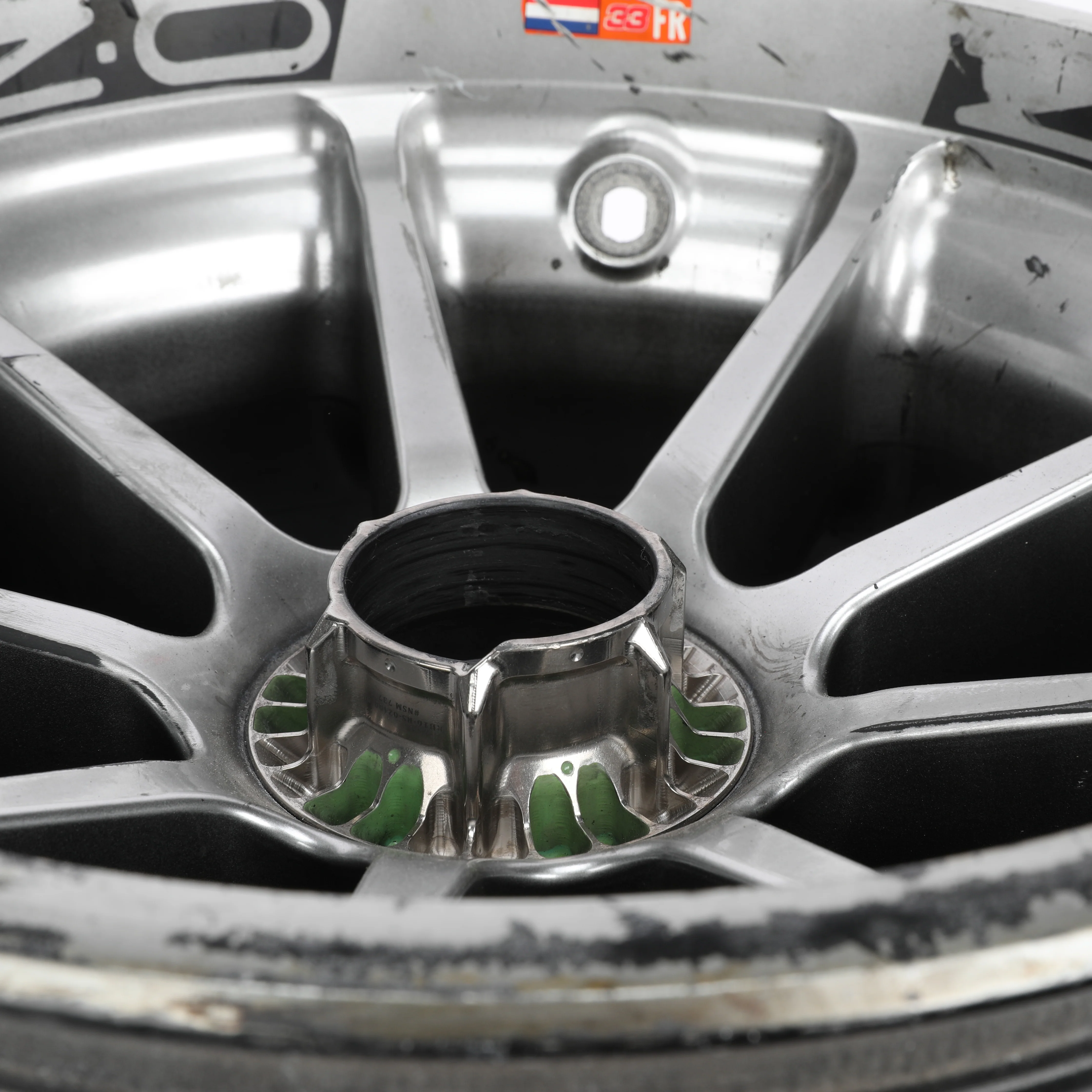 Max Verstappen 2020 Oracle Red Bull Racing Front Wheel Rim Table - Image 3