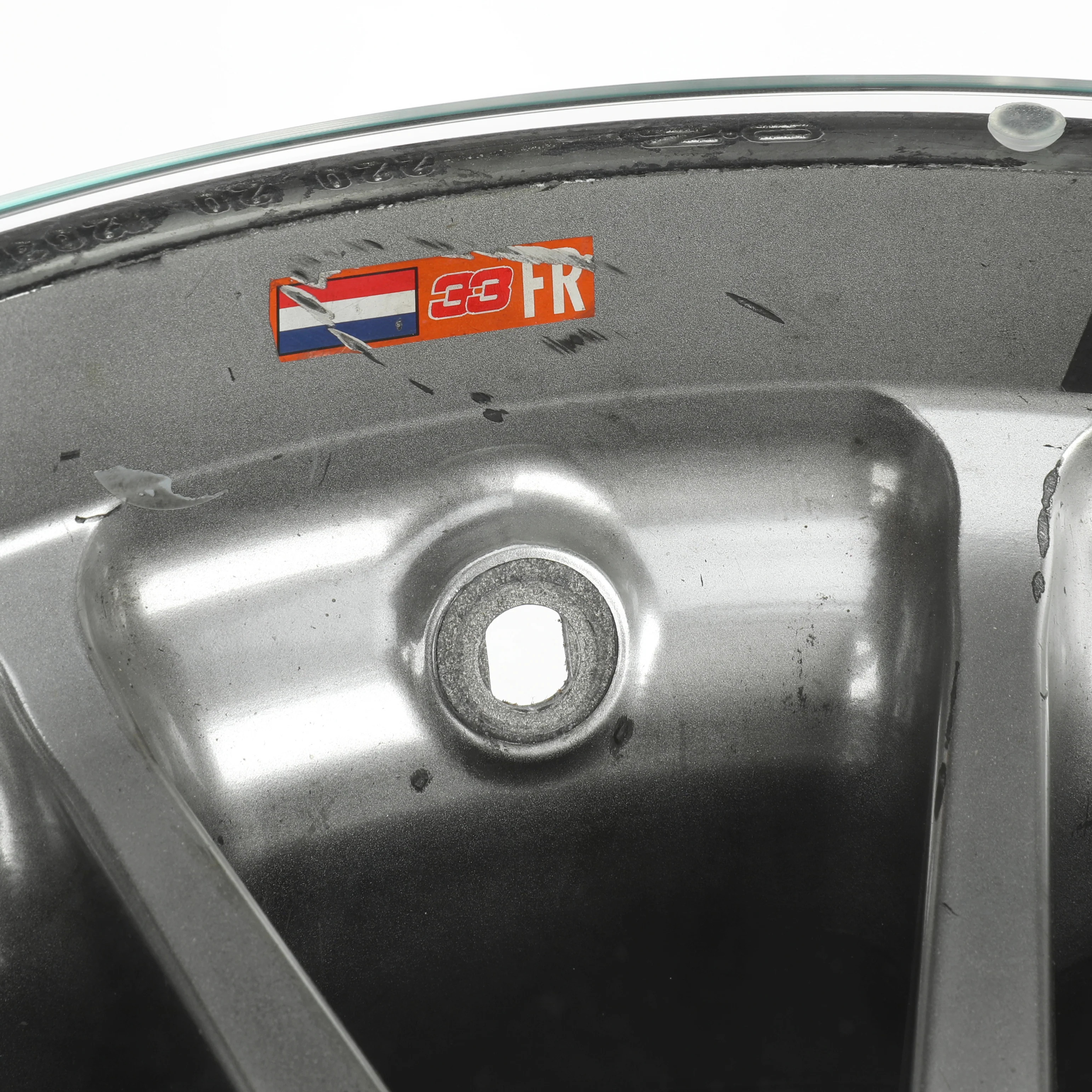Max Verstappen 2020 Oracle Red Bull Racing Front Wheel Rim Table - Image 4