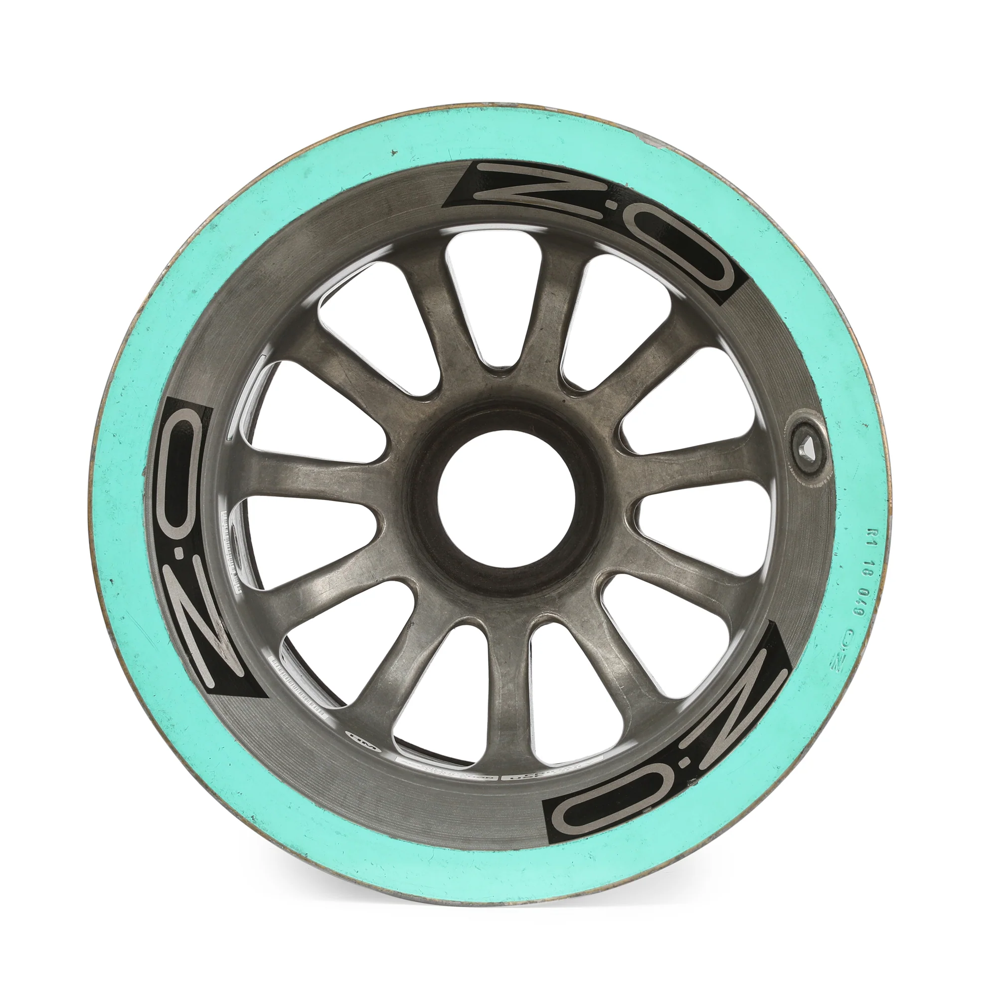Mercedes-AMG PETRONAS F1® Team 2018 Season Used Rear Wheel Rim Table - Image 3