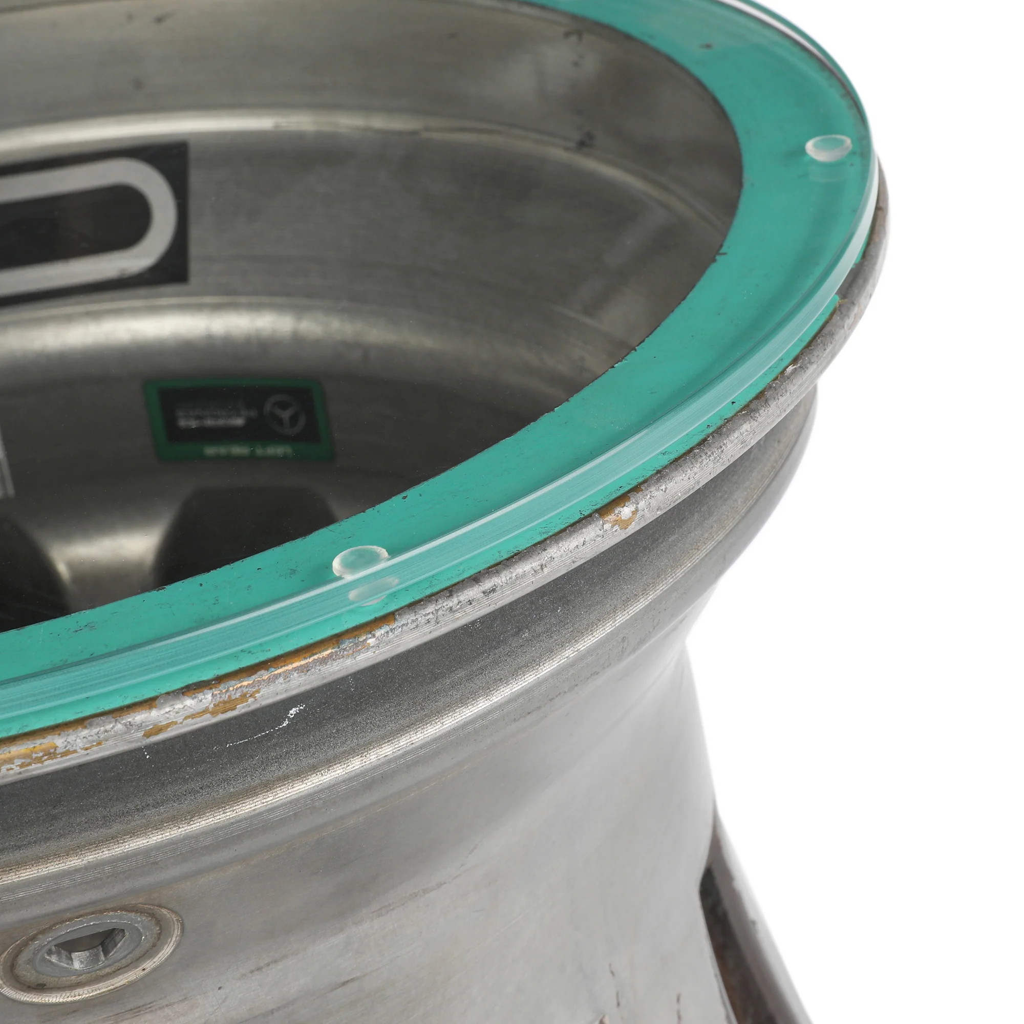 Mercedes-AMG PETRONAS F1® Team 2018 Season Used Rear Wheel Rim Table - Image 5